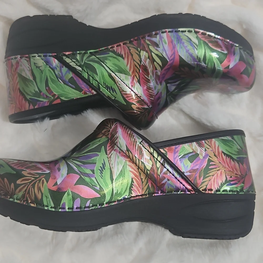 Dansko Professional Tropical Garden Patent Leather Clogs | XP 2.0 | EU 39 - Picture 2 of 9